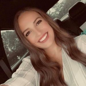 Meet your Posher, Halie